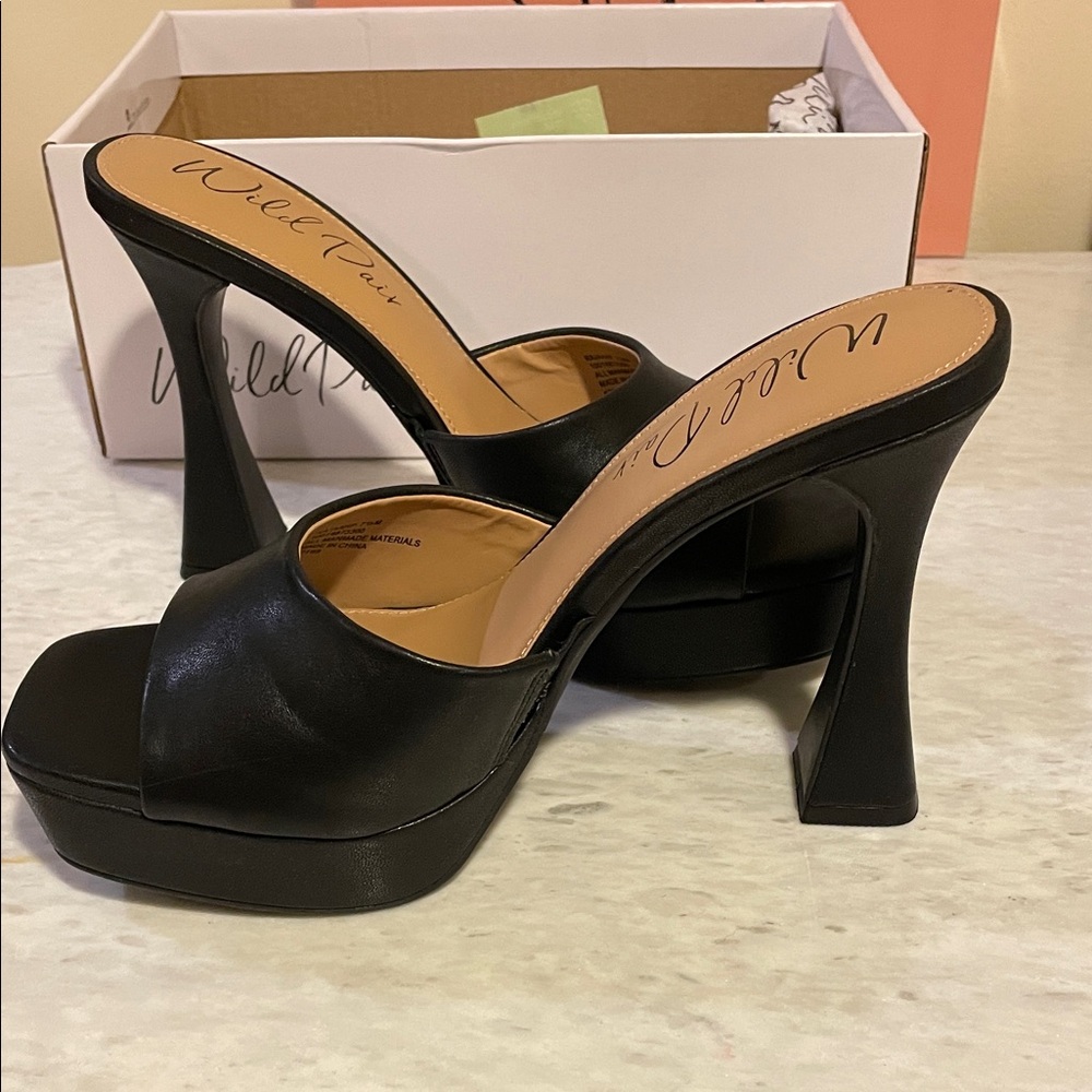 Wild Pair Black Open-Toe Platform Mule Heels - Picture 3 of 5